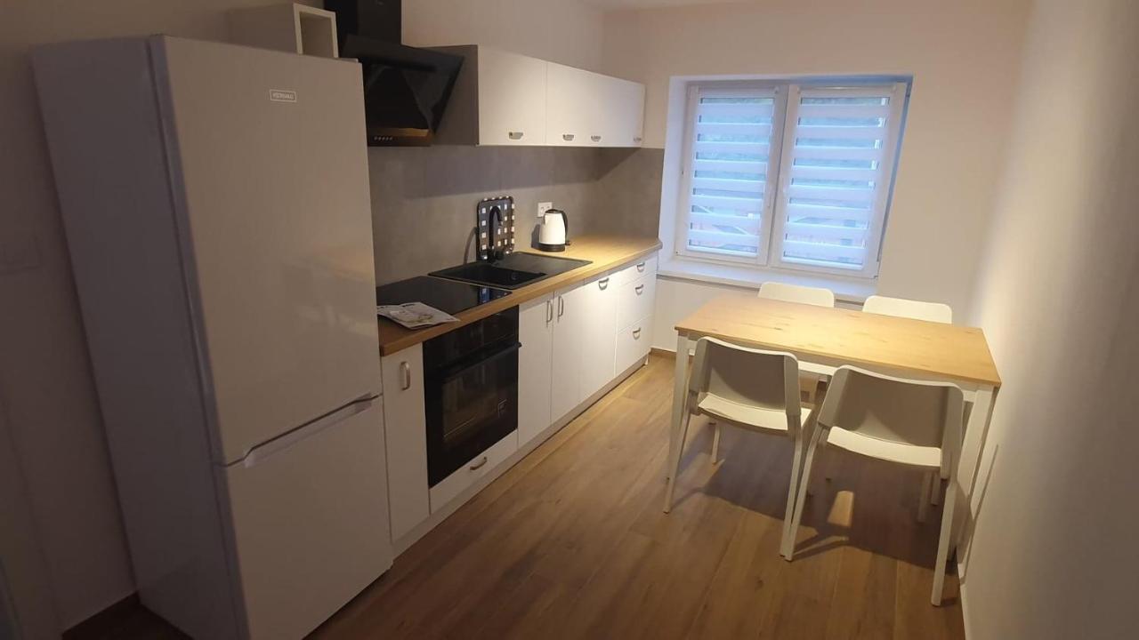Dom Pod Groniem Hotel Rzyki Eksteriør billede