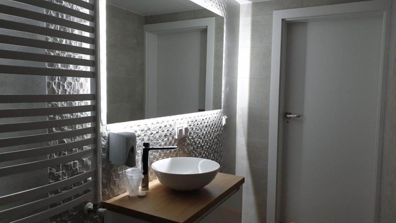 Dom Pod Groniem Hotel Rzyki Eksteriør billede